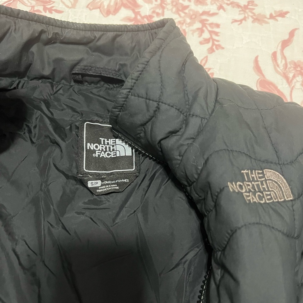 Lightweight Northface Jacket - image 1
